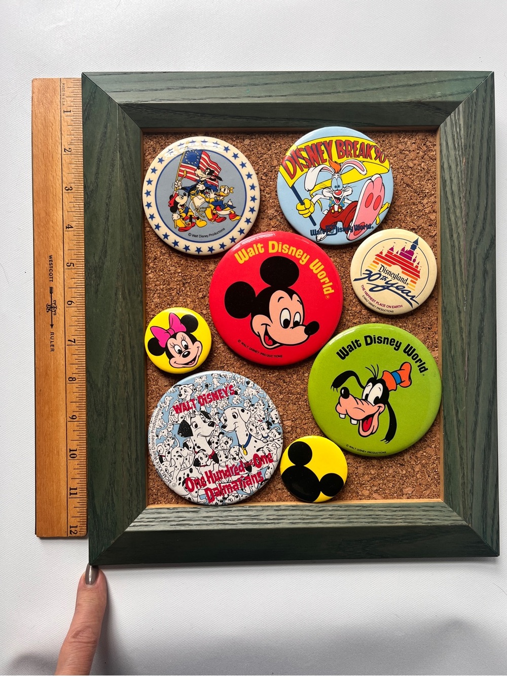 Vintage Pinback Button Lot of 8 Walt Disney World Disneyland w Bulletin Board - Picture 3 of 16